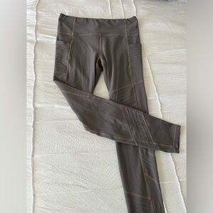 Athleta Gray Side Pockets Ribbed Yoga Leggings M